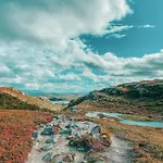 Charming Overlooking Vegglifjell *